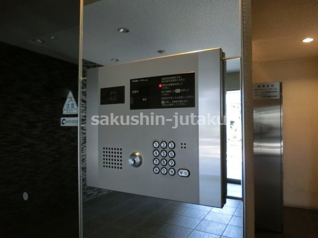 パテラスクエア薬園台のエントランス|オートロック