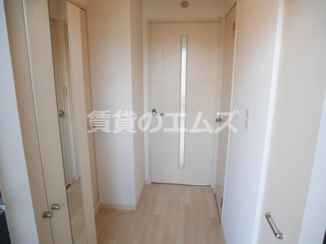 【玄関】 | ラヴィヌーヴォ | ラヴィヌーヴォの廊下
