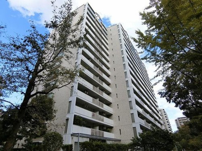 【外観】 | ベル・パークシティM棟 | 私立友渕小学校まで徒歩3分、友渕中学校まで徒歩4分とおこさまへの環境にも優しい事、
スーパーまで徒歩約７分と、ご夫婦にも優しい環境が整っています。