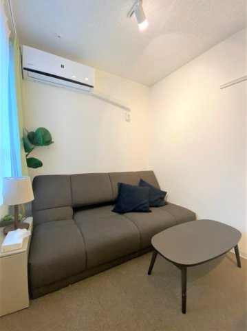「防音マンション」ラシクラス北赤羽の居間・リビング|オシャレな家具がそのままついてくる！※不要な場合はご相談ください
