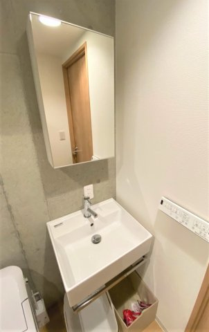 「防音マンション」ラシクラス北赤羽の独立洗面台|朝の支度にも助かる、独立の洗髪洗面化粧台