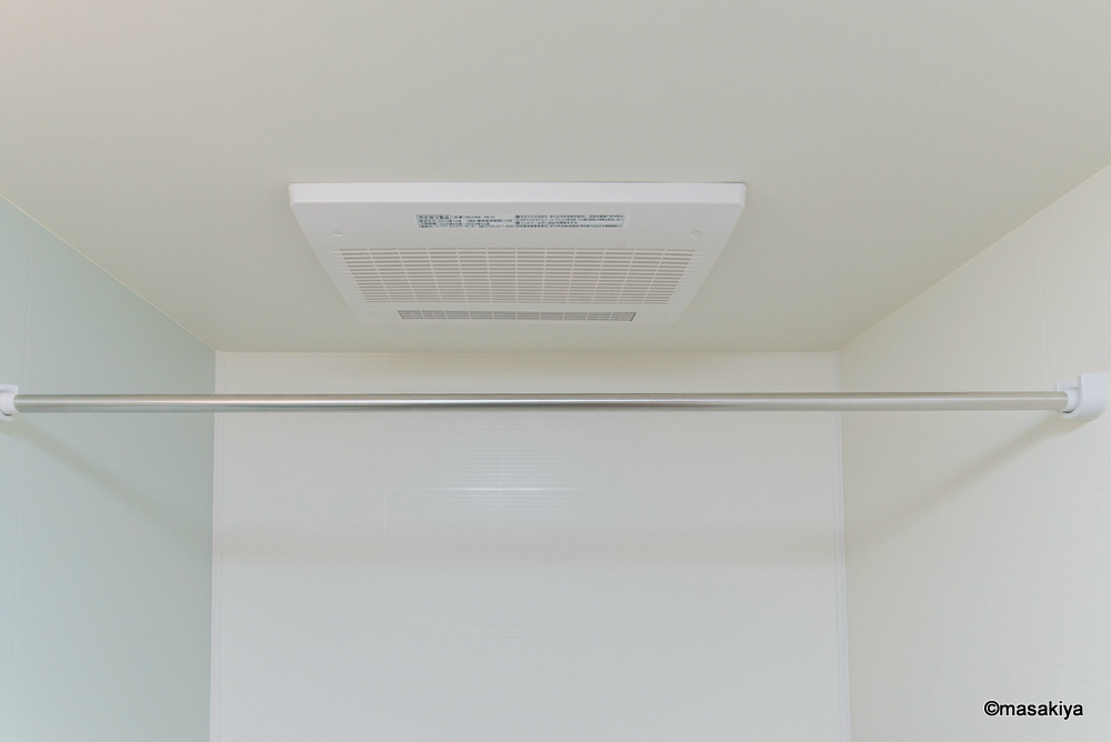 Zenの浴室|浴室乾燥機付きです。