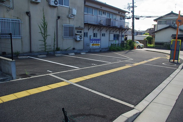 スカイモータープールの外観
