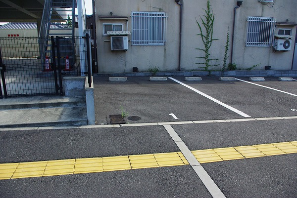 スカイモータープールの外観