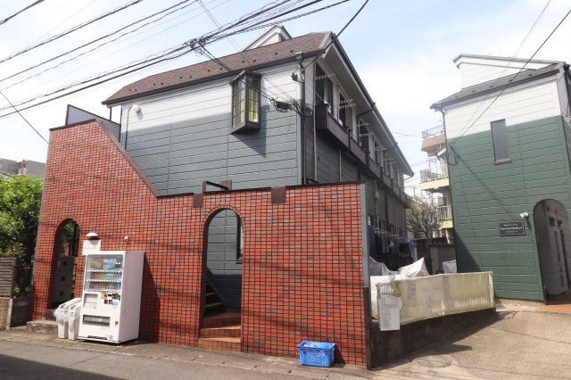 多摩ロイヤルハイツA棟の外観