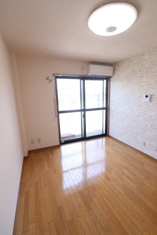 ジュネスPart Ⅴの居間・リビング