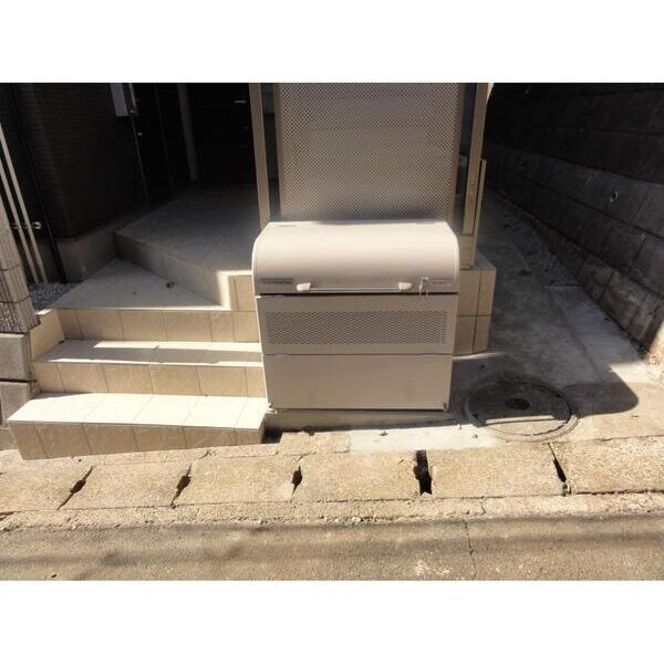 フォレストメゾンパーシモンⅠのエントランス