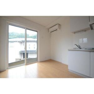 フォレストメゾンパーシモンⅠの居間・リビング