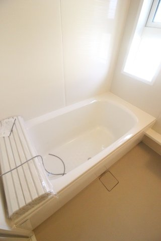 ラフレーズ湘南Aの浴室