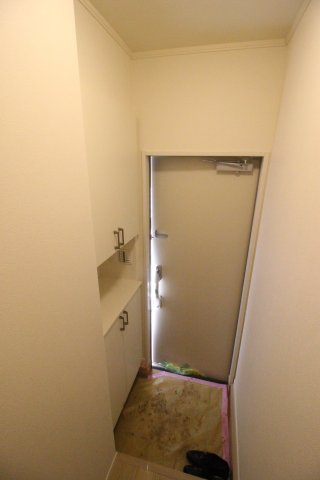 ラフレーズ湘南Aの玄関