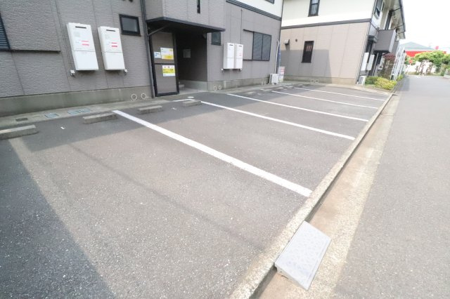 湘南台ビレッジCの駐車場