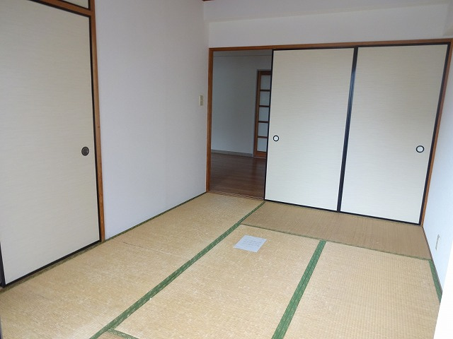 Iビルの和室