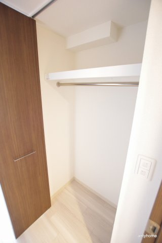 ファステートNAMBA華月　仲介手数料無料の収納