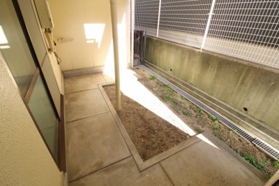 【庭】 | 伸和ハイツ