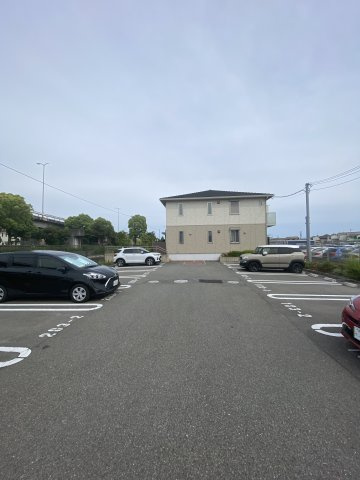 シャーメゾンフローラの駐車場