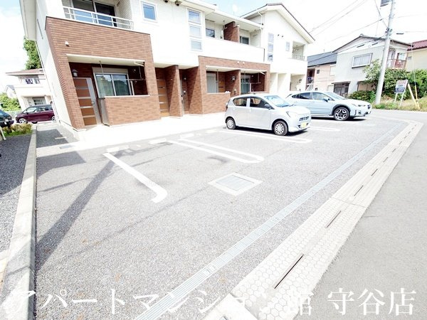 リズィエールⅠの駐車場