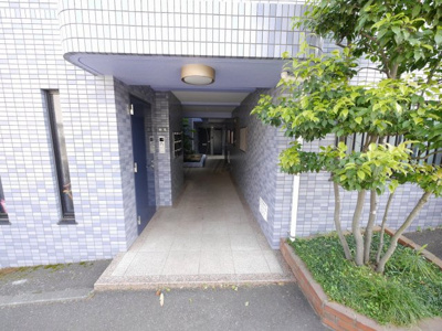 【エントランス】 | ラ・コリーヌ