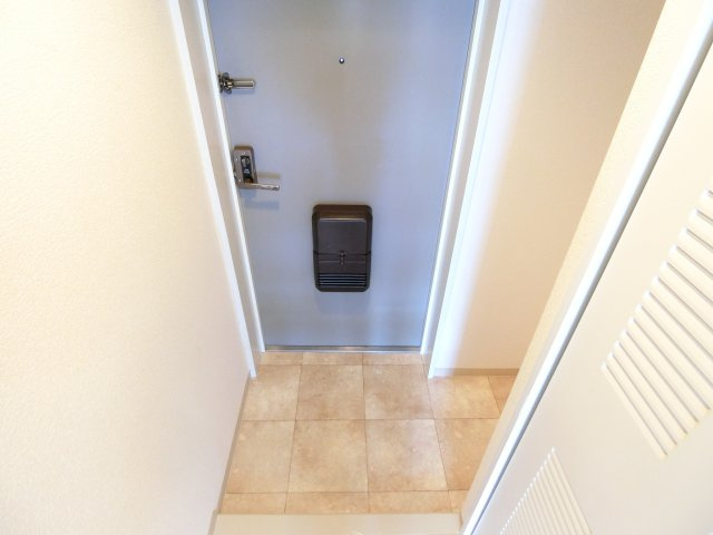 シィダーヴィレッジの玄関|同マンション別部屋