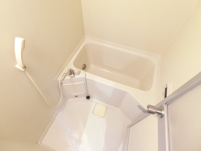 シィダーヴィレッジの浴室|同マンション別部屋