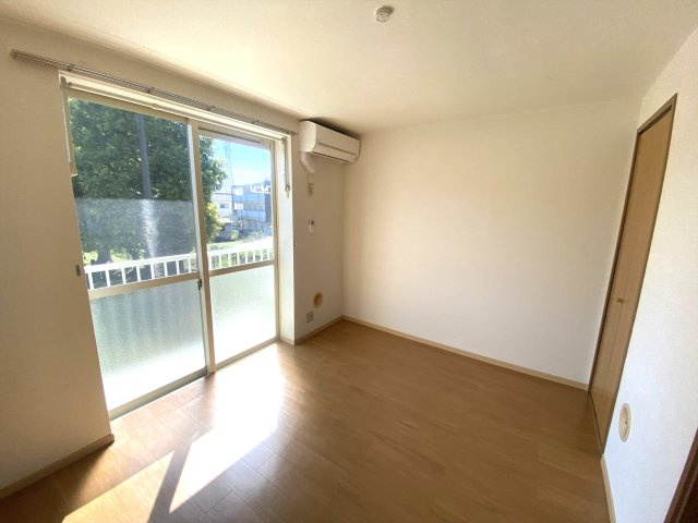 グリーンハイツ下賀茂の居間・リビング