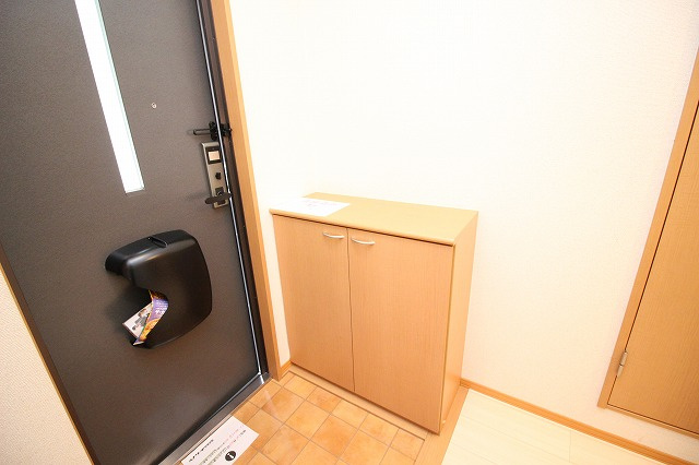 輝パレスの玄関|明るい玄関です