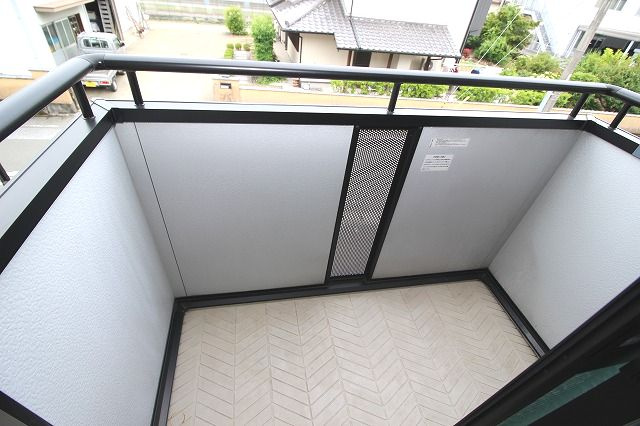 輝パレスのバルコニー|暖かな日差しのふりそそぐバルコニー