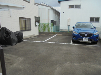 【駐車場】