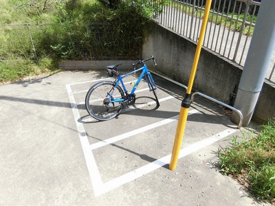 【その他共用部分】 | フィオーレB棟 | 敷地内に駐輪場を完備しています！荷物が重いときに自転車があれば助かりますね☆