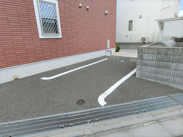グレイスⅡの駐車場