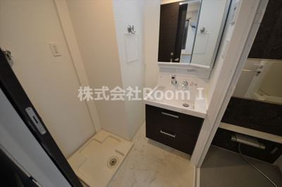 【独立洗面台】 | ガウディ | 独立洗面台、小物を置くことができて便利です