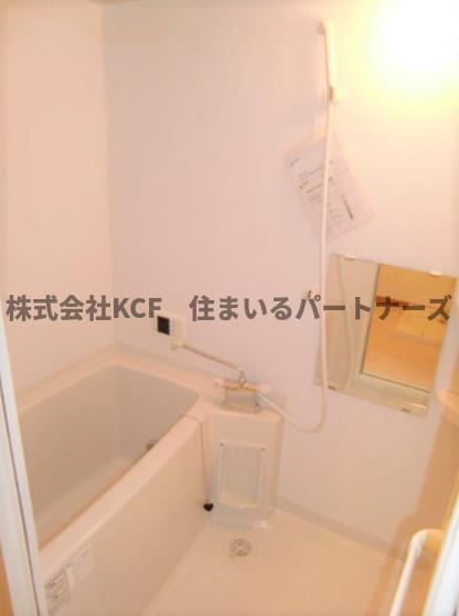 ミルキークォーツの浴室|日々の疲れを癒すお風呂付です