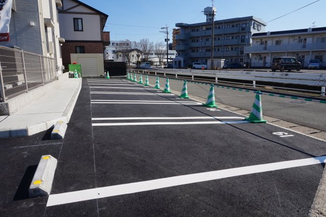 グランカーサはません　B棟の駐車場