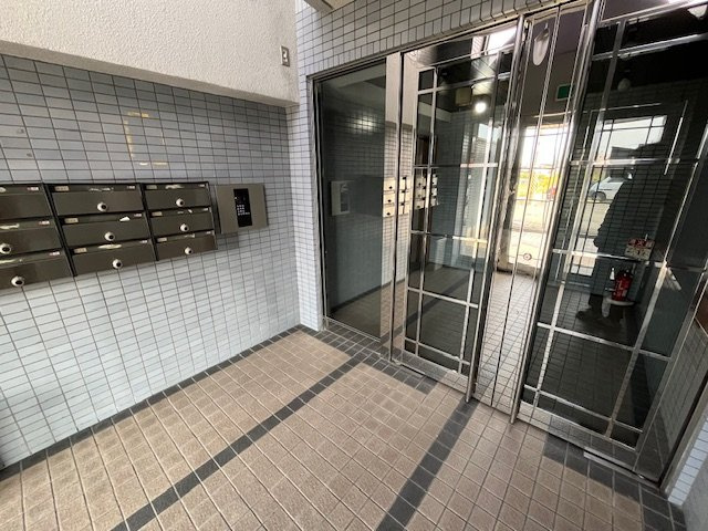 芸大ヒルズのエントランス