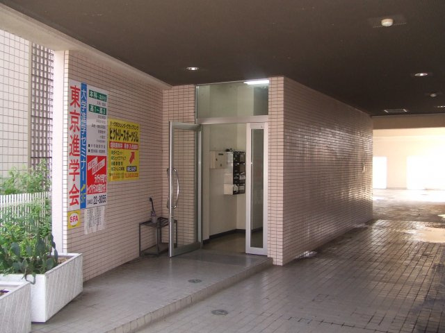 山口ビルのエントランス