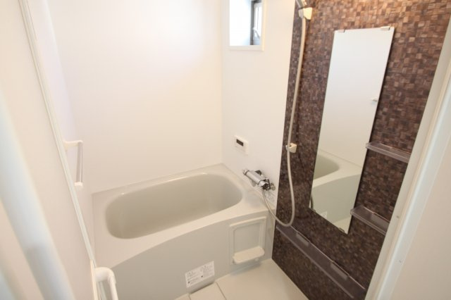 クリエオーレ長瀬の浴室