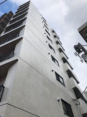 Az Music 新宿御苑の外観