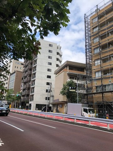 Az Music 新宿御苑の外観