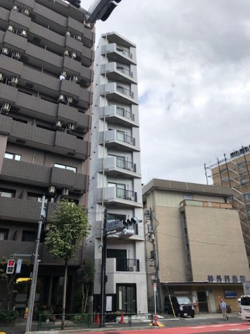 Az Music 新宿御苑の外観
