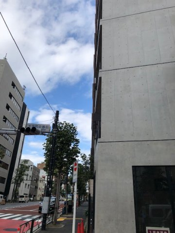 Az Music 新宿御苑の外観