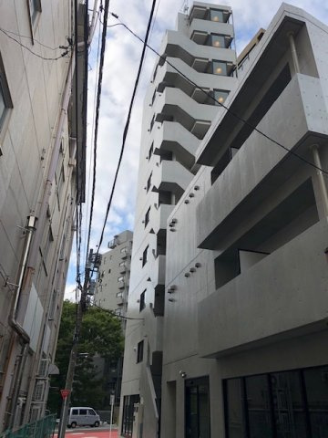 Az Music 新宿御苑の外観