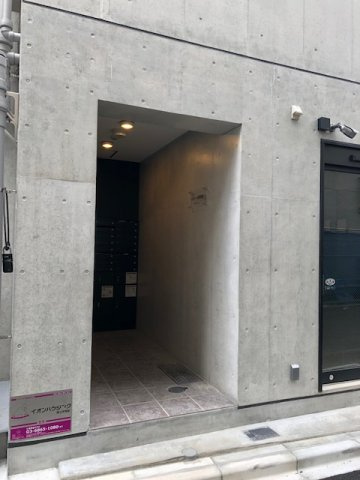 Az Music 新宿御苑の外観
