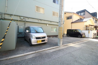 【駐車場】