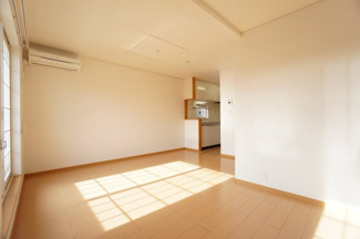 【その他】 | レイングレースⅠ | ※同物件・同タイプの写真です。(※中部屋に小窓はありません。)