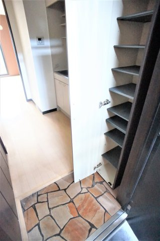 スカーラ津田沼の玄関