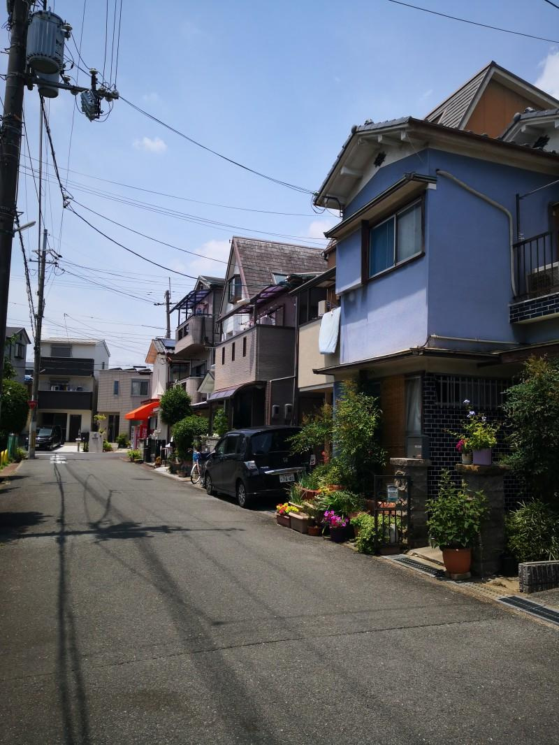 北楠葉町　中古戸建の前面道路含む現地写真