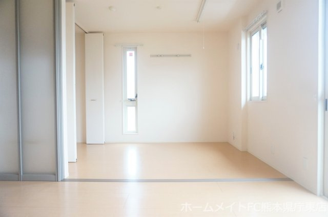 熊本市東区花立２丁目のアパートの洋室