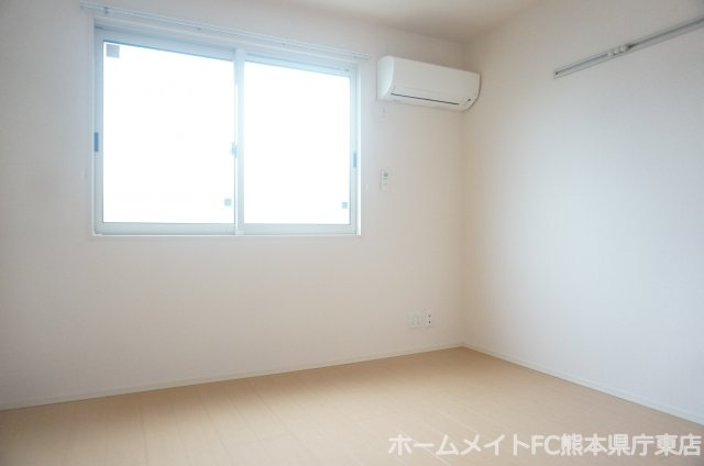 熊本市東区花立２丁目のアパートの洋室