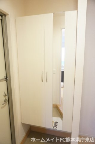 熊本市東区花立２丁目のアパートの玄関