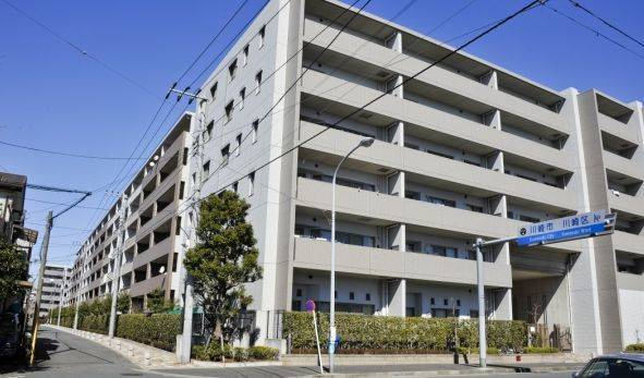 ライオンズヴィアーレ横濱ベイ壱番館　（川崎区京町1丁目）の外観|ライオンズヴィアーレ横濱ベイ壱番館　3LDK　平成14年11月築　リノベーション　角部屋・陽当り・風通し・眺望良好　38.90㎡ルーフバルコニー付き　ペット飼育可能　京急本線「八丁畷」駅徒歩8分　