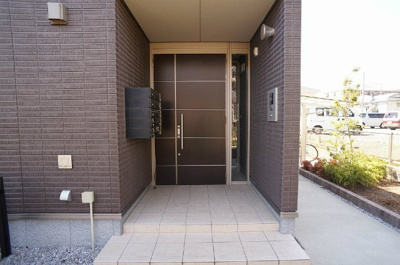 【その他共用部分】 | アンジール都筑【SHM】 | 共用エントランスは不審者の侵入を未然に防ぐオートロック付き！防犯対策充実しています◎